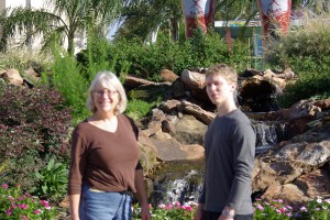 Kathryn Knowles and James Darrell at the feet of Big Tex, 2012-10-17 State Fair 2012 024