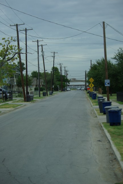 07-27-2011 Colo Bend to 6th Floor, Pentax K-10 158 - 10th & Patton in Oak Cliff, where J. D. Tippitt died