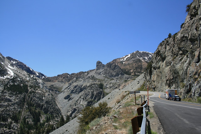 Tioga Road. Travelers who took this photo made the drive in a large RV -- so you can do it, too. Photo from stillhowlynntravels